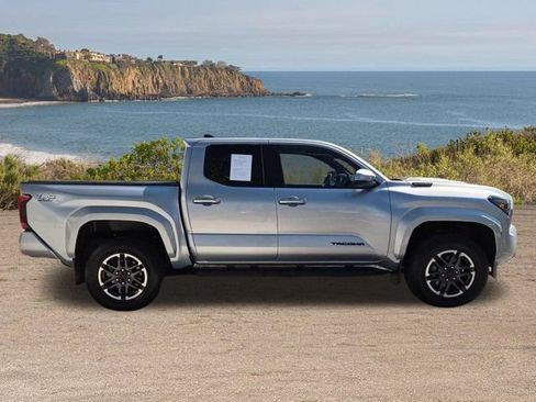 Used 2024 Toyota Tacoma TRD Sport w/ TRD Sport Upgrade Package AWD/4WD image 4
