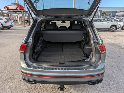 Certified 2023 Volkswagen Tiguan SE R-Line image 10