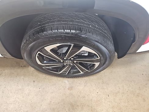 Certified 2025 Buick Enclave Sport Touring image 35