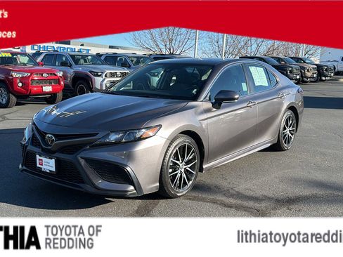 Certified 2024 Toyota Camry SE image 1