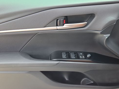 Used 2026 Toyota Camry SE FWD image 16