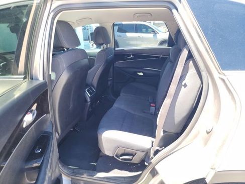 Used 2016 Kia Sorento L FWD image 12
