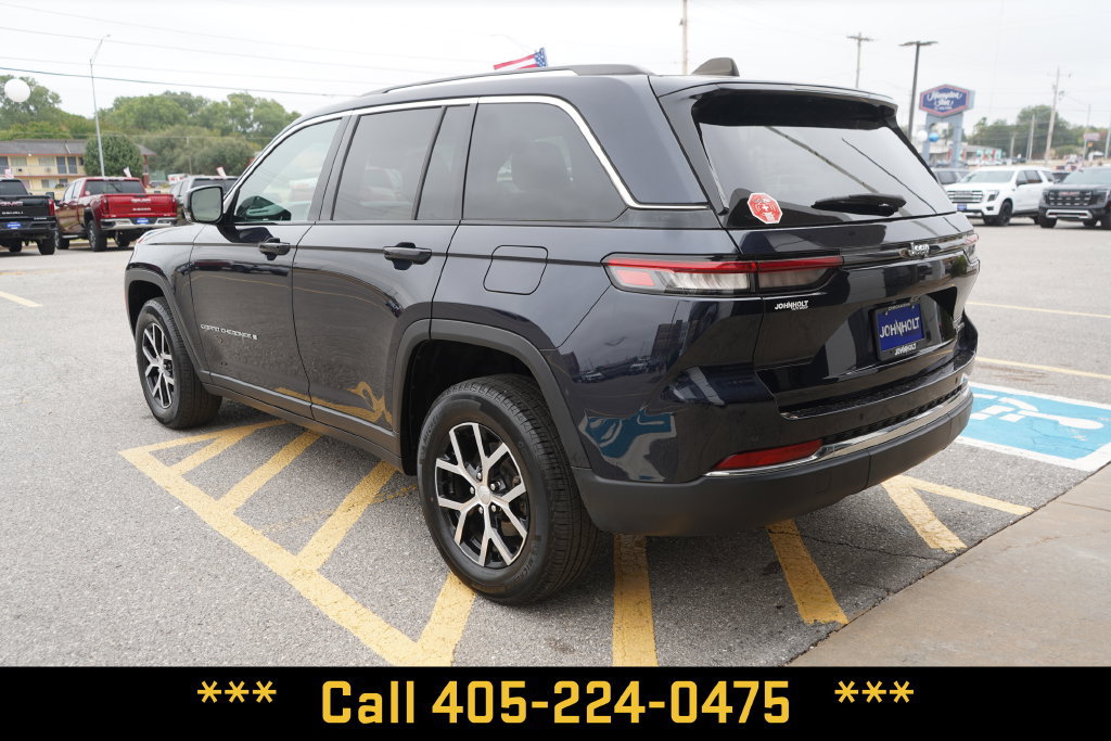 Used 2023 Jeep Grand Cherokee Limited RWD image 11
