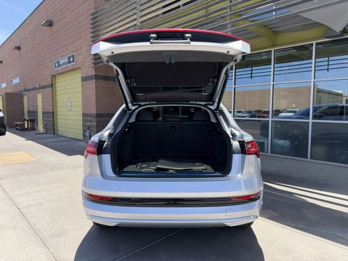 Used 2020 Audi e-tron Premium Plus AWD/4WD image 40