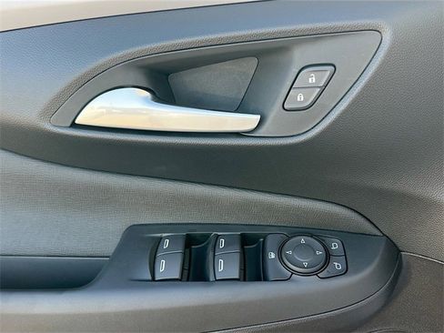 New 2026 Buick Envista Preferred image 13