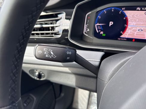 New 2025 Volkswagen Jetta SEL image 38