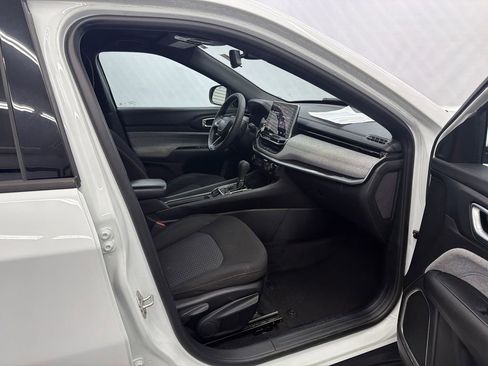 Used 2023 Jeep Compass Sport image 14