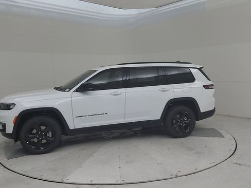 New 2025 Jeep Grand Cherokee L Limited w/ Luxury Tech Group II image 8