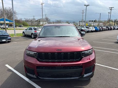 Used 2024 Jeep Grand Cherokee L Altitude AWD/4WD image 5