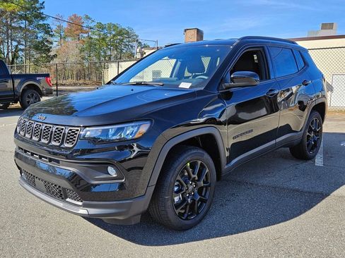 New 2026 Jeep Compass Latitude image 3