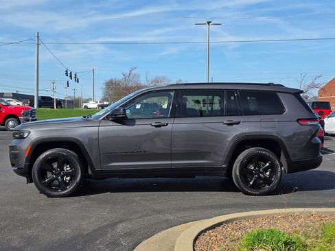 Used 2023 Jeep Grand Cherokee L Altitude image 8