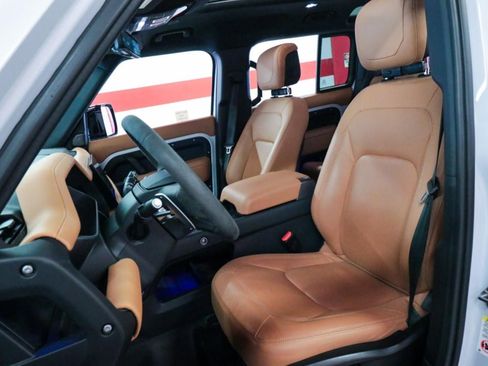 Used 2023 Land Rover Defender 110 V8 image 10