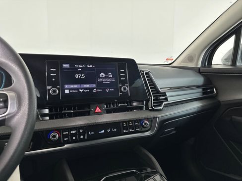 Used 2023 Kia Sportage LX image 25
