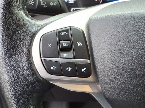 Certified 2022 Ford Explorer XLT w/ Class IV Trailer Tow Package image 17