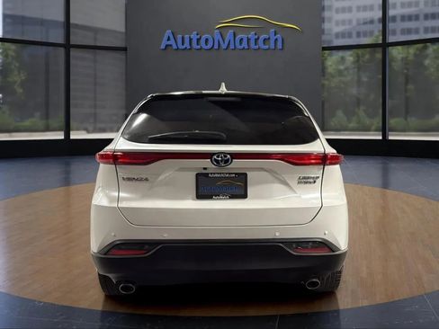 Used 2021 Toyota Venza Limited image 9