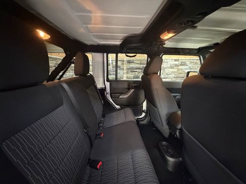 Used 2012 Jeep Wrangler Unlimited Sport image 28