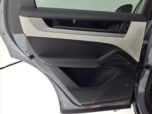 New 2026 Porsche Cayenne E-Hybrid image 26