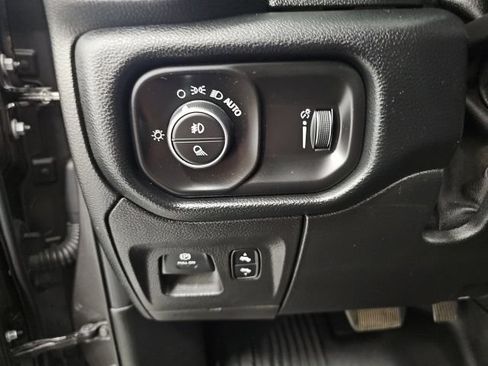 Used 2020 RAM 1500 Big Horn AWD/4WD image 16