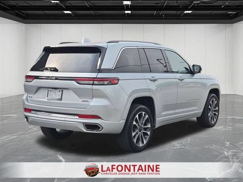 Used 2022 Jeep Grand Cherokee Overland AWD/4WD image 5