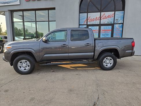 Used 2022 Toyota Tacoma SR image 5