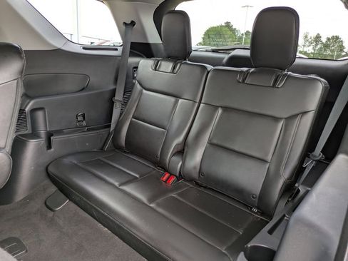 Used 2022 Ford Explorer XLT w/ Equipment Group 202A image 12