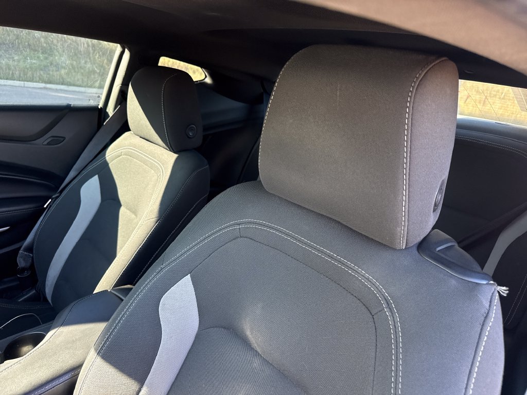 Used 2019 Chevrolet Camaro LT RWD image 12