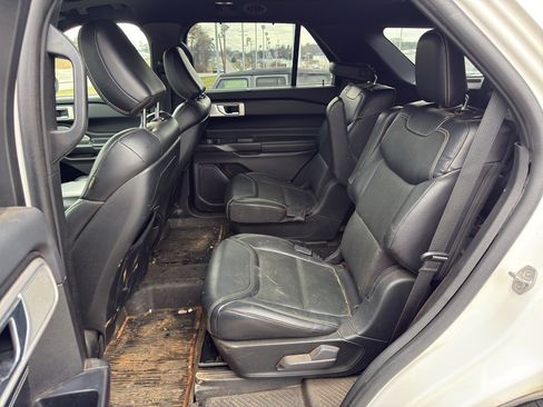 Used 2020 Ford Explorer ST w/ ST Street Pack image 12