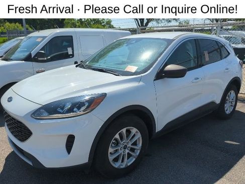 Used 2022 Ford Escape SE AWD/4WD image 2