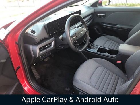 Used 2025 Kia K4 EX image 26