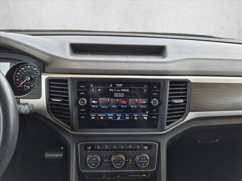 Used 2021 Volkswagen Atlas SE FWD image 12