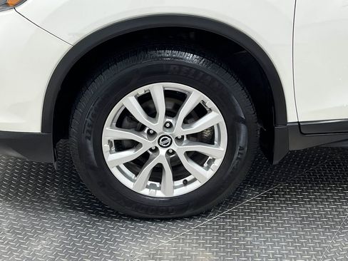 Used 2017 Nissan Rogue SV image 34