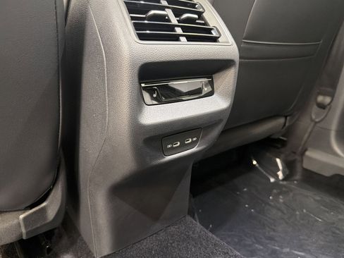 New 2026 Volkswagen Tiguan SEL R-Line AWD/4WD image 33
