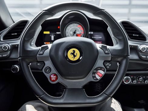 Used 2017 Ferrari 488 GTB RWD image 58
