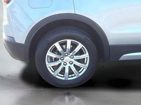 Used 2023 Cadillac XT4 Premium Luxury AWD/4WD image 17