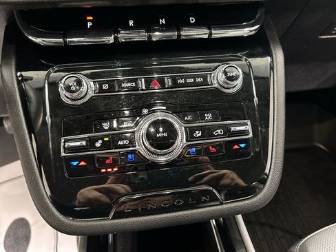 Used 2022 Lincoln Corsair Standard w/ Equipment Group 101A image 17