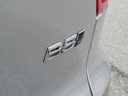 Used 2025 Volvo XC40 B5 Core w/ Protection Package AWD/4WD image 6