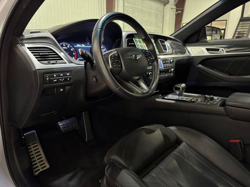 Used 2018 Genesis G80 3.3T Sport RWD image 6