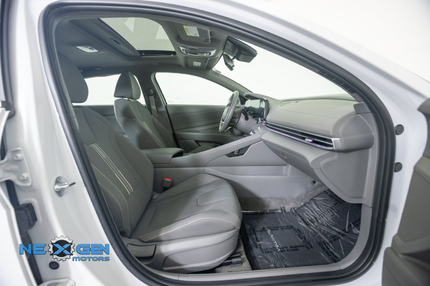 Used 2024 Hyundai Elantra SEL w/ Convenience Package FWD image 41