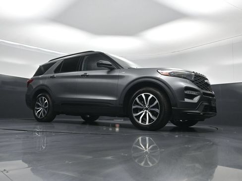 Used 2023 Ford Explorer ST-Line w/ Class IV Trailer Tow Package RWD image 3