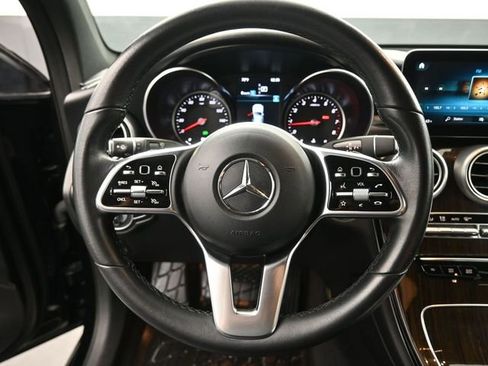 Used 2022 Mercedes-Benz GLC 300 image 2