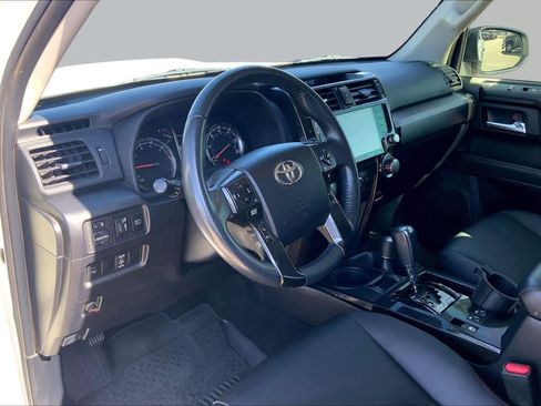 Used 2021 Toyota 4Runner Venture AWD/4WD image 18
