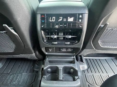Used 2025 Jeep Grand Cherokee L Limited AWD/4WD image 25