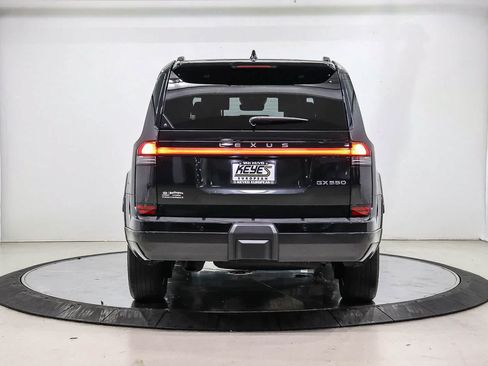 Used 2024 Lexus GX 550 w/ Accessory Package (Z1) AWD/4WD image 3