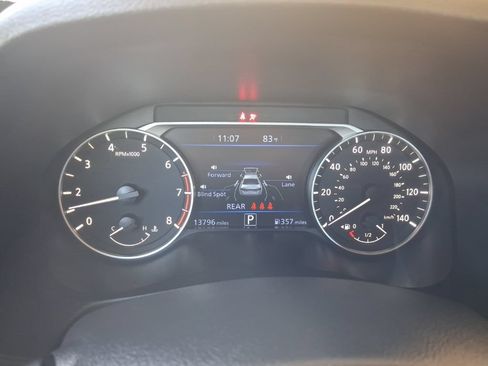 Used 2025 Nissan Altima 2.5 SV FWD image 2