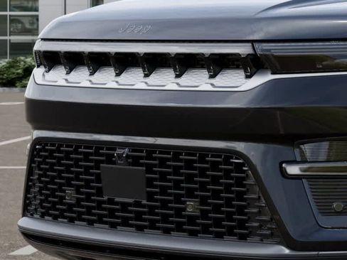 New 2026 Jeep Grand Wagoneer 4WD image 11