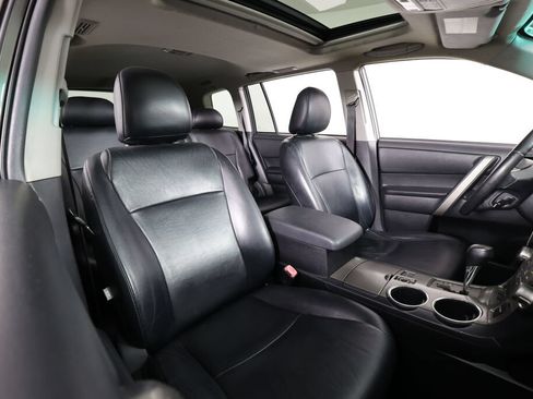 Used 2010 Toyota Highlander SE AWD/4WD image 23