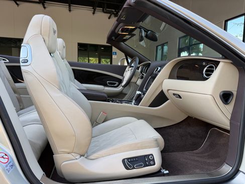 Used 2015 Bentley Continental GT image 26