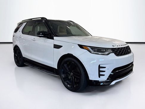 Used 2025 Land Rover Discovery Dynamic SE AWD/4WD image 3
