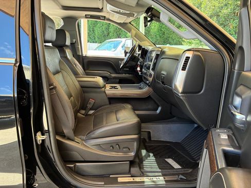 Used 2018 GMC Sierra 2500 Denali w/ Duramax Plus Package AWD/4WD image 14