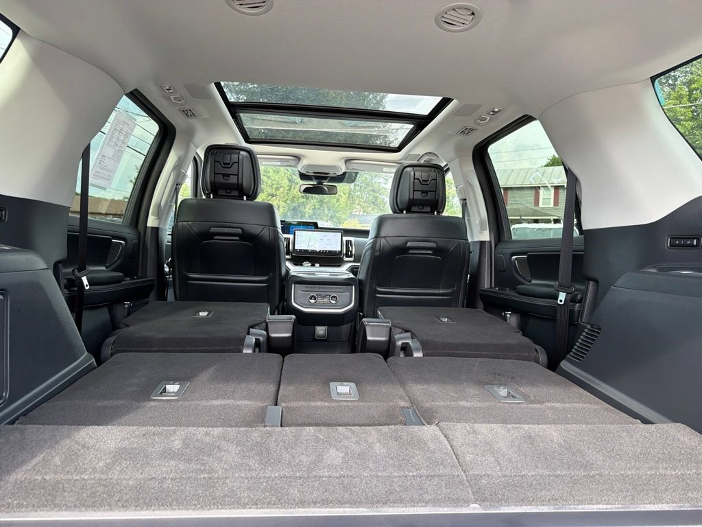 Used 2026 Ford Expedition Platinum w/ Driver's Package AWD/4WD image 70